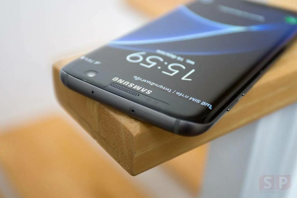 Smartphone à écran incurvé est une nouvelle expérience visuelle